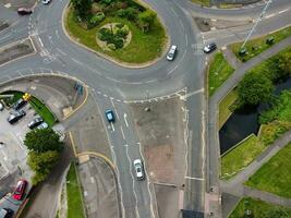 hoog hoek visie van western luton stad en woon- wijk. antenne visie van gevangen genomen met drone's camera Aan 30e juli, 2023. Engeland, uk foto