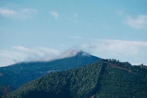 berglandschap in bilbao spanje foto