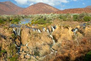 epupa valt Aan de Kuene rivier, Namibië foto