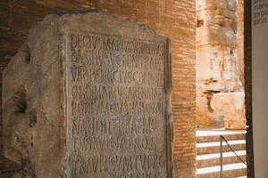 keer bekeken van de colosseum in Rome, Italië foto