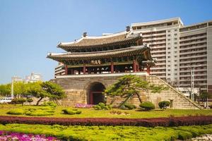 potongmun westelijke poort van pyongyang, noord-korea foto