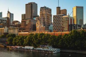 de skyline van de stad van melbourne in victoria, australië foto