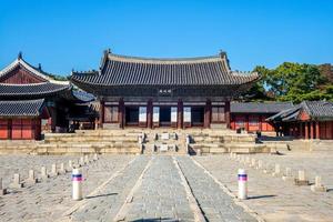myeongjeongjeon, de grote zaal van het changgyeonggung-paleis in seoul, zuid-korea foto