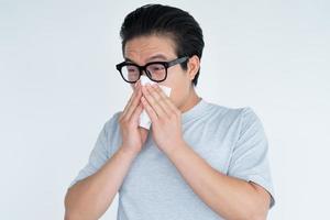 foto van Aziatische man met sinusitis