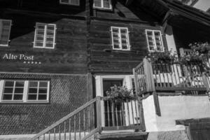 wandelen in de zwitserse alpen foto