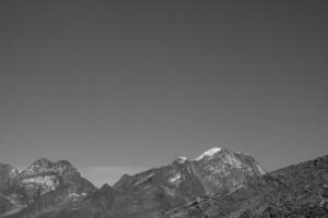 wandelen in de zwitserse alpen foto