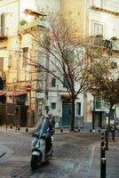 een straat hoek in napoli foto