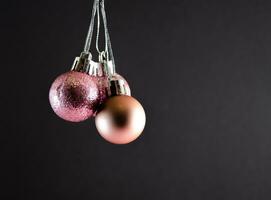 Kerstmis ballen voor Kerstmis boom decoraties. Kerstmis achtergrond voor ansichtkaarten foto