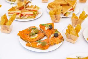 divers snacks Aan de tafel foto