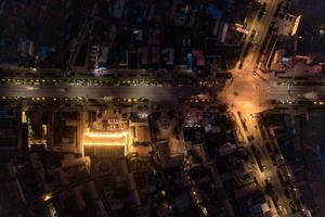 nacht tafereel van turken bagua stad in China. foto