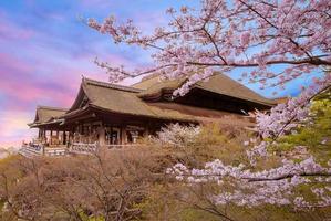 kiyomizu dera tempel in kyoto in japan