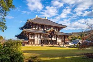 grote boeddhazaal van todaiji in nara, japan foto