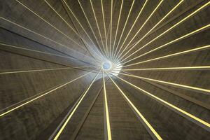 3d weergave, donker Science fiction tunnel, donker achtergrond foto