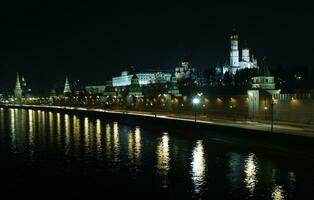 Moskou het kremlin Bij nacht foto