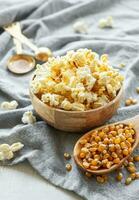 smakelijk gezouten eigengemaakt popcorn foto