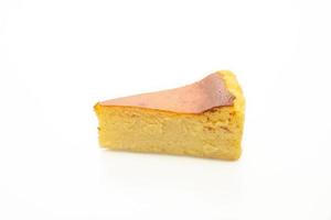 zelfgemaakte burn cheesecake geïsoleerd op witte achtergrond foto