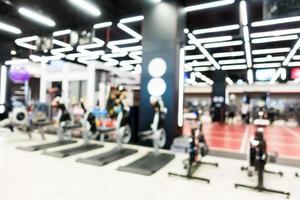 abstract vervagen sportschool en fitnessruimte interieur foto