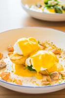 Egg Benedict met zalm foto