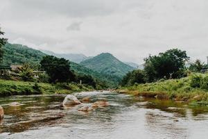 kiriwong dorp een van de beste frisse lucht dorpen in thailand en leven in oude thaise stijl cultuur gelegen in nakhon si thammarat thailand foto