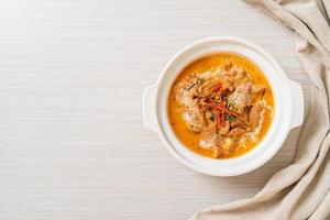 panang curry met varkensvlees foto