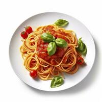 heerlijk bord van spaghetti met tomaat saus Aan een wit achtergrond generatief ai foto