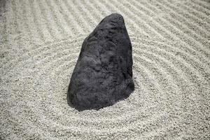 stenen in een zen-tuin foto