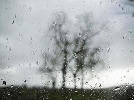 raam regendruppels foto