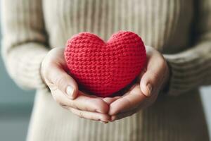 rood hart in vrouwen hand- foto