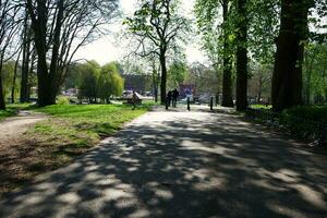 laag hoek visie van afweren museum en openbaar park van luton stad van Engeland Super goed Brittannië, beeld gevangen genomen Aan een zonnig dag van april 19e, 2023 foto