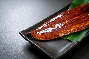 gegrilde paling of gegrilde unagi met saus - kabayaki - japans eten foto