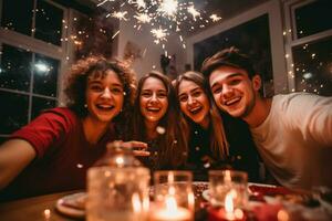 groep van gelukkig jong mensen vieren Bij nieuw jaar feest. tiener vriendschappen hebben pret Bij de nacht partij samen. generatief ai. foto
