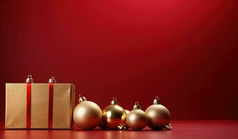 Kerstmis rood achtergrond met gouden ballen foto