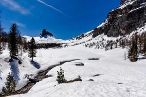 dolomieten van cortina d'ampezzo in de bovenste vallei del boite belluno italië foto