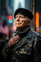 veteranen groeten resoluut tegen ons oriëntatiepunten Aan een aangrijpend veteranen dag foto