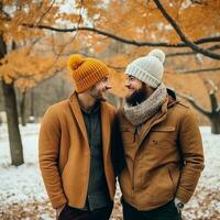 liefhebbend homoseksueel paar is genieten van een romantisch herfst dag ai generatief foto