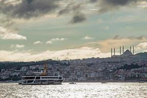 Bosporuskanaal in Istanboel, Turkije foto