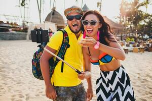 jong hipster mooi paar in liefde, elegant zomer kleding foto