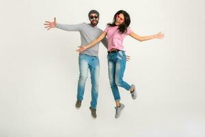 hipster elegant paar jumping mooi glimlachen emotioneel vrouw en Mens foto