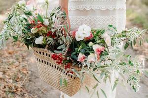 elegant bruidsboeket van verse natuurlijke bloemen foto