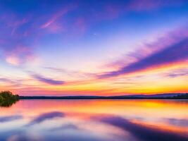 panorama van mooi zonsopkomst over- meer foto