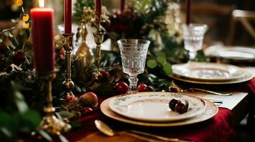 vakantie tafel decor, Kerstmis vakantie viering, tafellandschap en avondeten tafel instelling, Engels land decoratie en huis styling foto