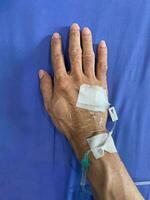 intraveneus vloeistof infusie Bij geduldig hand- foto