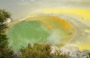 de artiest palet zwembad Bij de wai-o-tapu thermisch wonderland in rotorua, nieuw Zeeland. foto