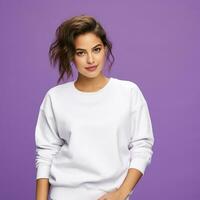 vrouw in een wit sweater model, Bij Purper achtergrond, ai gegenereerd foto