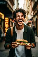 avontuurlijk solo reiziger proeverij lokaal belegd broodje geïsoleerd Aan een levendig straat festival helling achtergrond foto