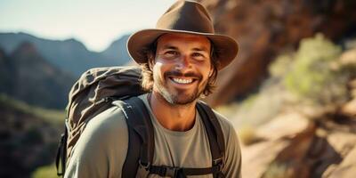 ai gegenereerd. ai generatief. knap Mens in hoed rugzak trekking wandelen portret landschap avontuur buitenshuis. grafisch kunst foto