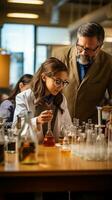 leraar instrueren studenten in een wetenschap laboratorium foto