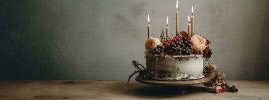 generatief ai, verjaardag mooi taart met bloemen en kaarsen, esthetisch gedempt kleuren foto