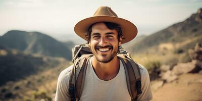 ai gegenereerd. ai generatief. knap Mens in hoed rugzak trekking wandelen portret landschap avontuur buitenshuis. grafisch kunst foto