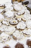 zelfgemaakte muffins met amandelen foto